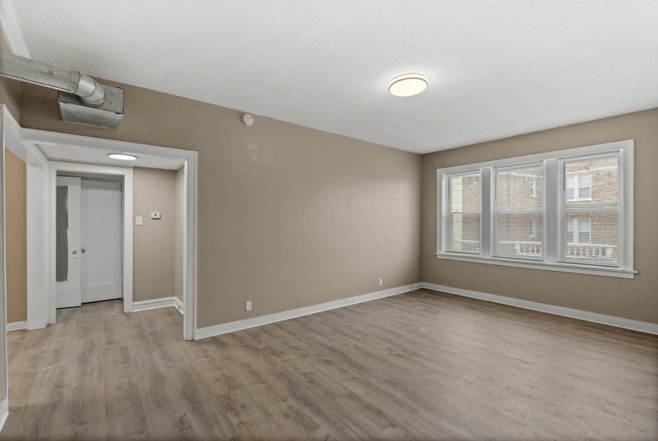 4205 Ellenwood Avenue - Photo 6 of 27