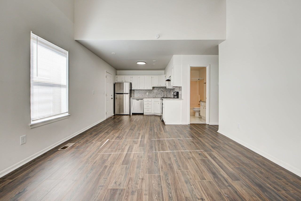 112 Monticello Road - Photo 4 of 24