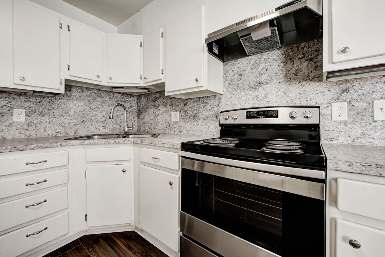 112 Monticello Road - Photo 7 of 24