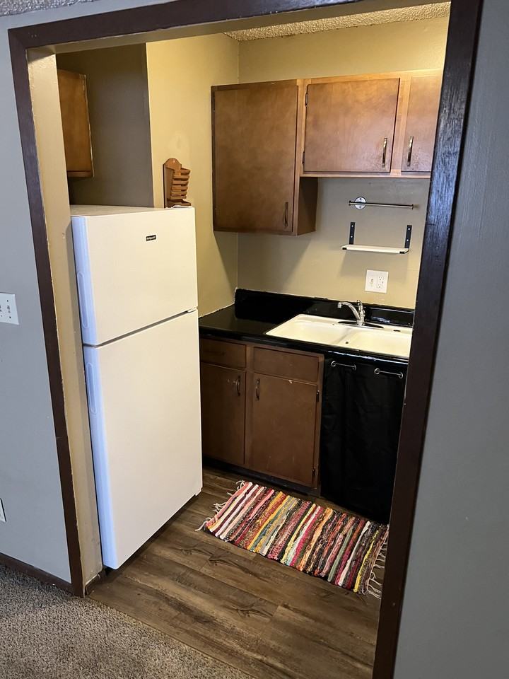 901 Southwest Tyler Street - Photo 4 of 11