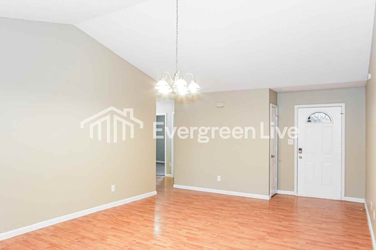 369 Buffalo Creek Dr - Photo 4 of 16