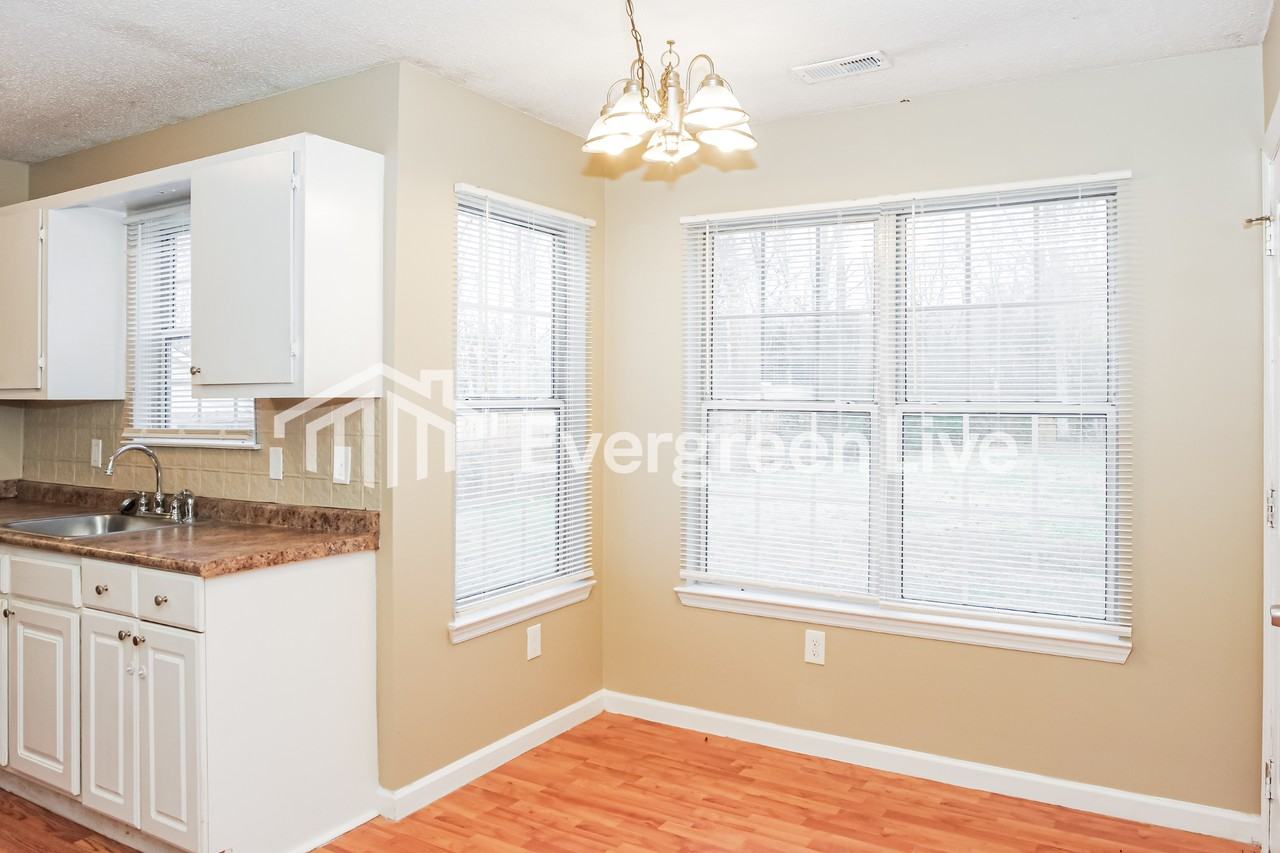 369 Buffalo Creek Dr - Photo 5 of 16