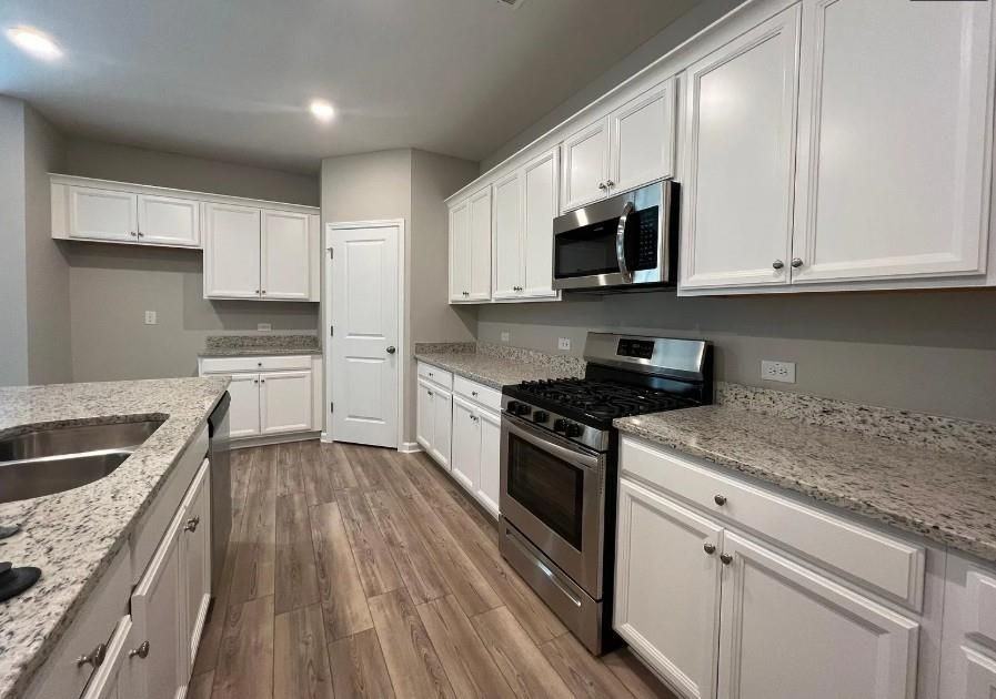 140 Golden Eagle Parkway - Photo 2 of 13