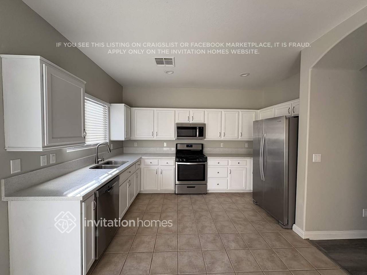 6252 Dartington Hall St - Photo 4 of 12