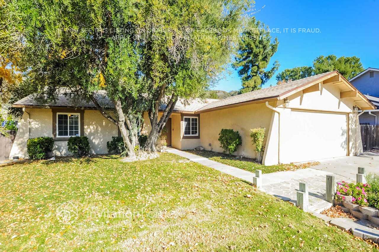 23637 Canerwell Street - Photo 2 of 17
