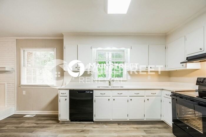 4545 Kinlock Dr - Photo 5 of 27