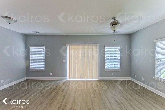 815 Ferguson Ln - Photo 2 of 21