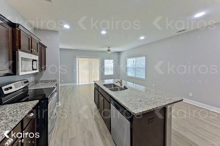 815 Ferguson Ln - Photo 6 of 21