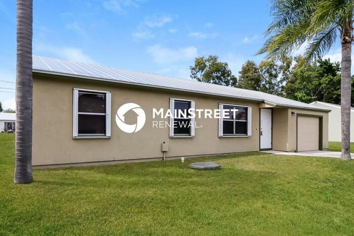 2252 Southeast Berkshire Boulevard - Photo 2 of 16