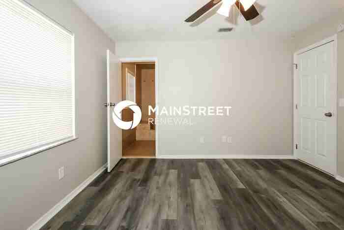 2252 Southeast Berkshire Boulevard - Photo 7 of 16