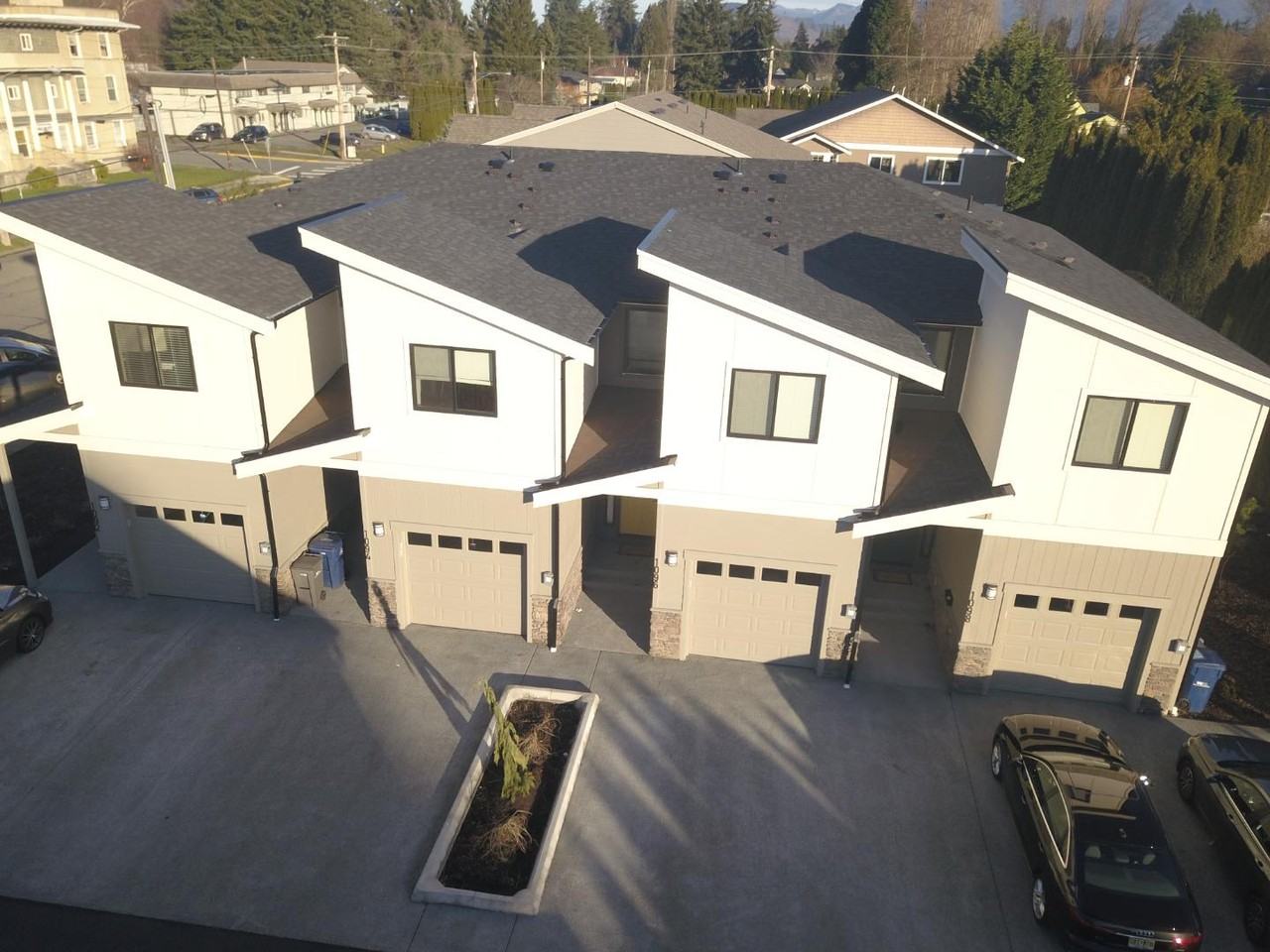 1096 East Fairhaven Avenue - Photo 3 of 18