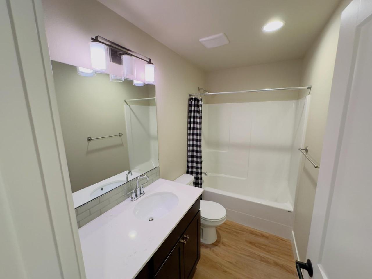 1096 East Fairhaven Avenue - Photo 6 of 18