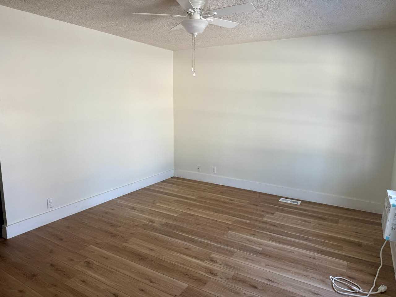 1506 Crestview Drive - Photo 4 of 17