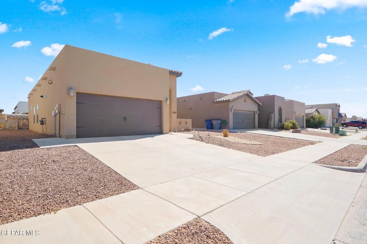 2152 Honour Point Place - Photo 5 of 20