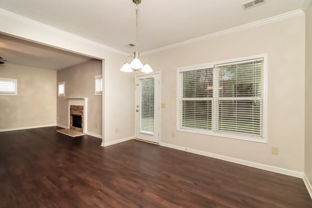 27 Oakbrook Dr Sw - Photo 6 of 17