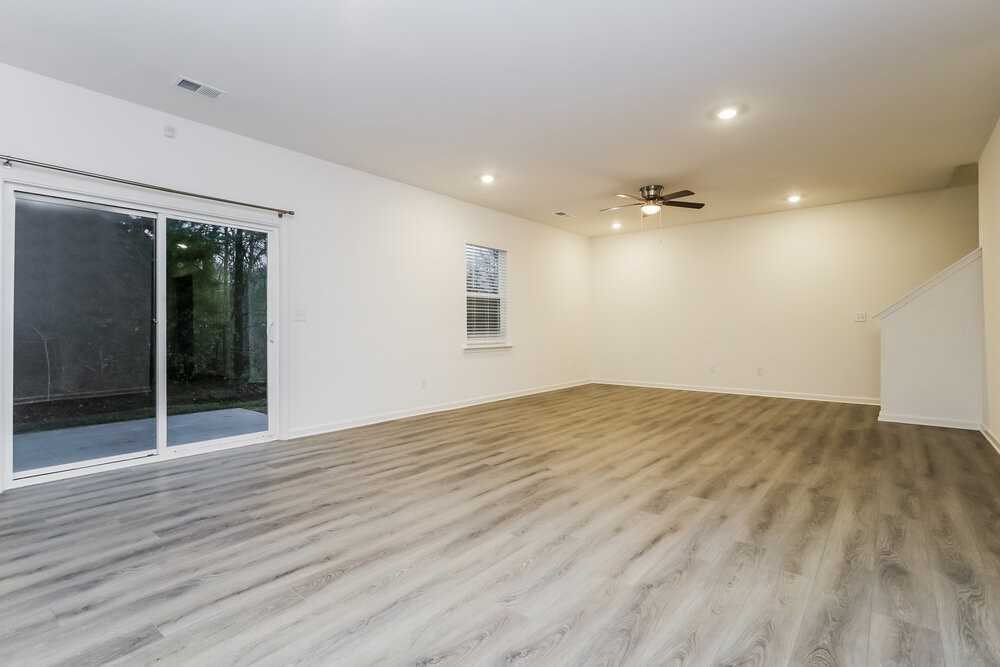 221 Paisley Way - Photo 5 of 17