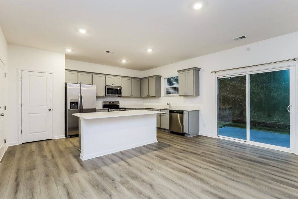 221 Paisley Way - Photo 6 of 17