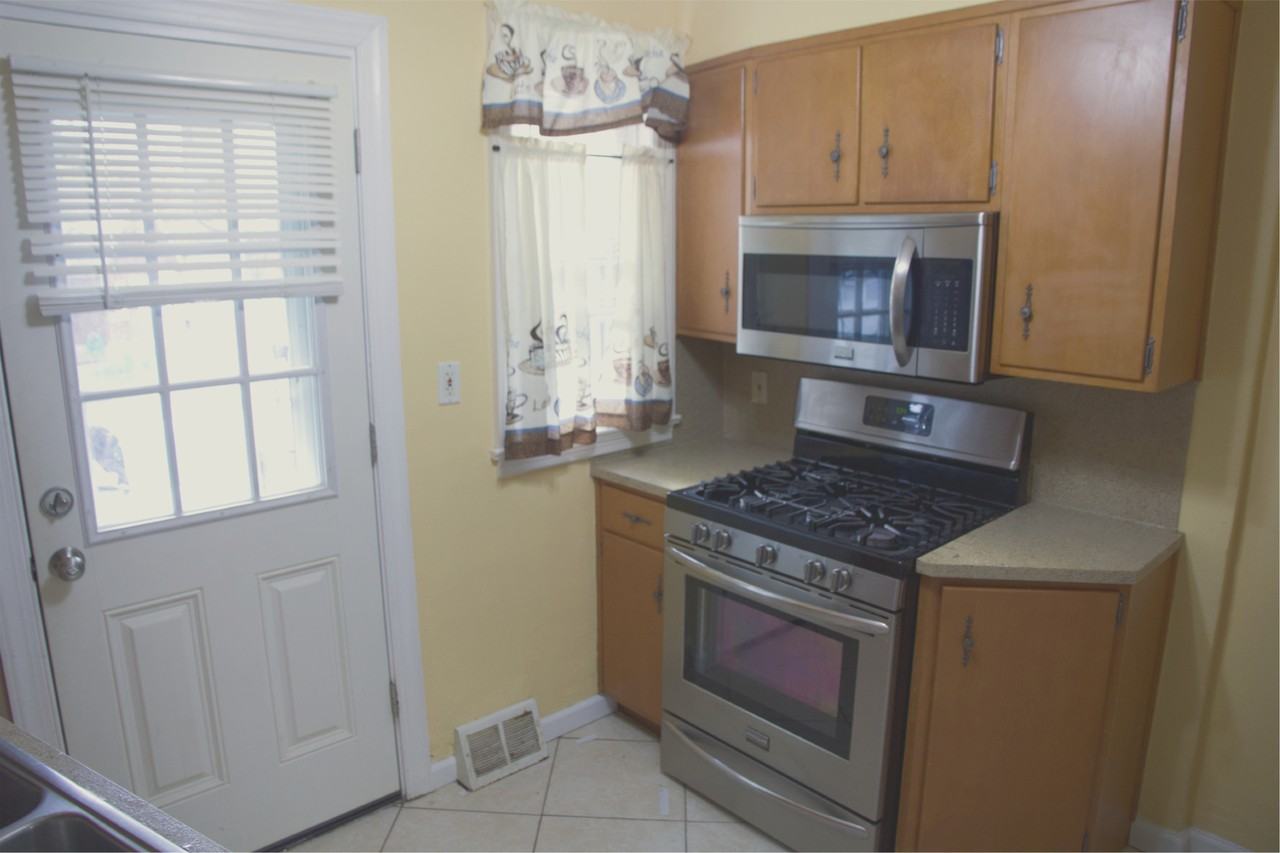 754 E Washington Ave #NA - Photo 7 of 12