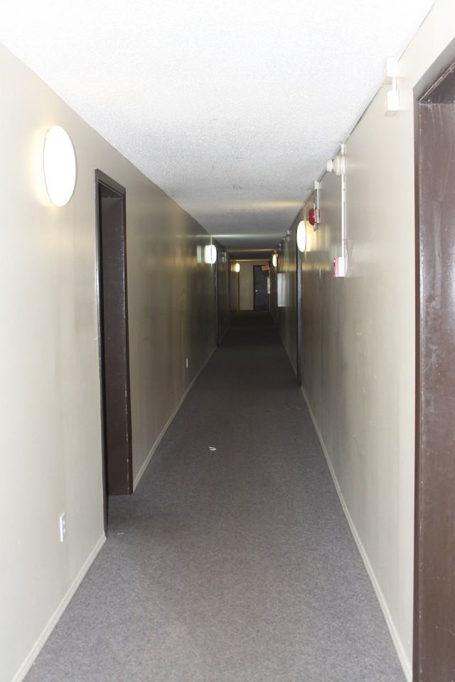 80 Brookwood Dr - Photo 3 of 5