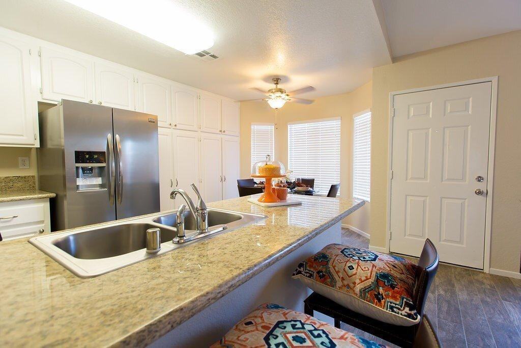 40890 Sandy Gale Ln - Photo 3 of 8