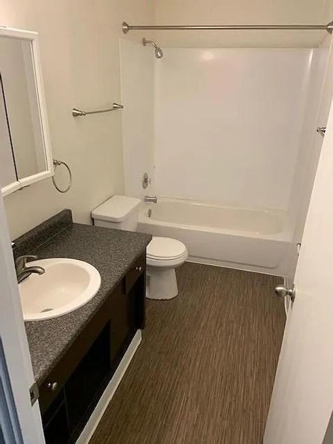12415 Ambaum Blvd Sw - Photo 4 of 16