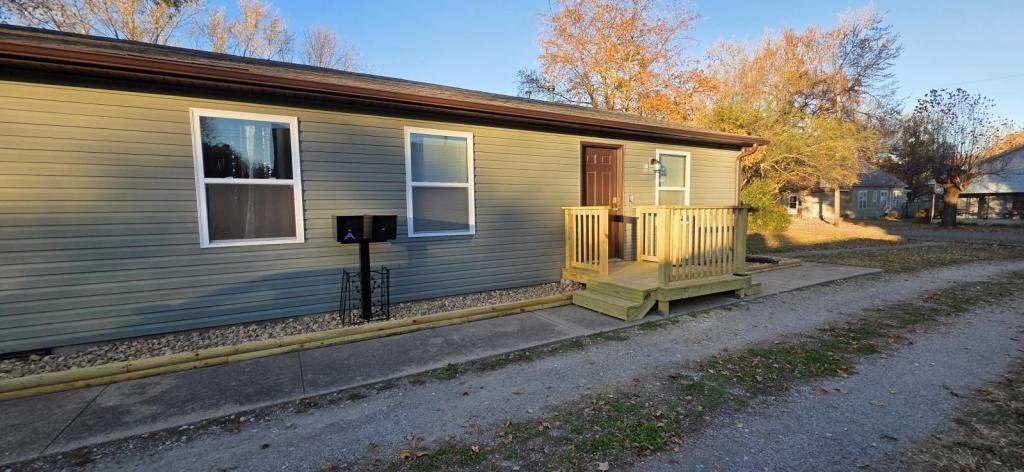 407 N Highland St - Photo 2 of 14