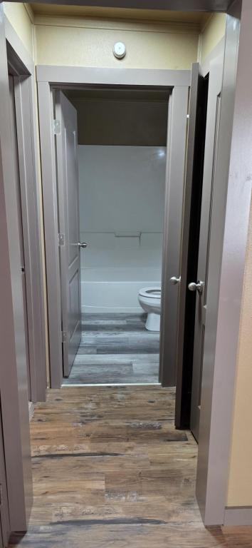 407 N Highland St - Photo 6 of 14