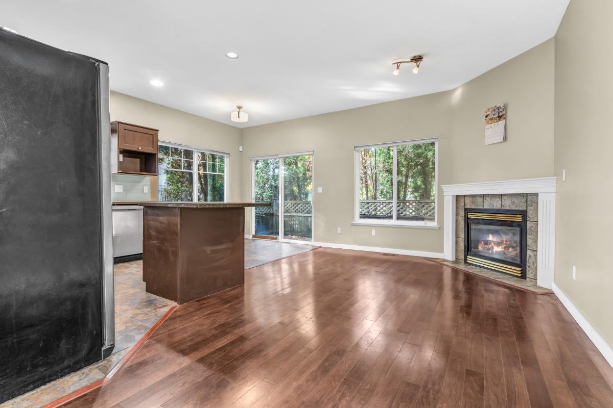 7486 Sandborne Avenue - Photo 4 of 22