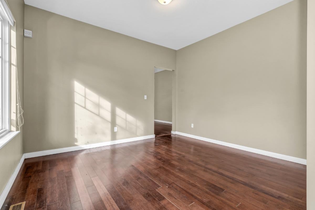 7486 Sandborne Avenue - Photo 6 of 22