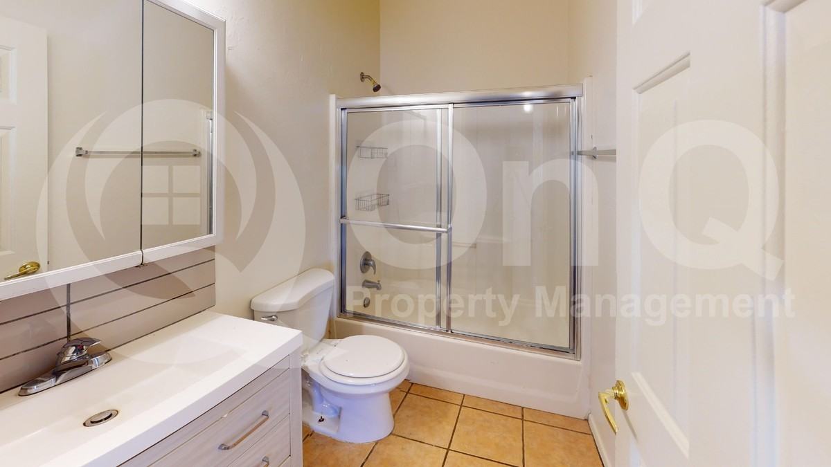 4013 N Stone Ave #2 - Photo 5 of 13