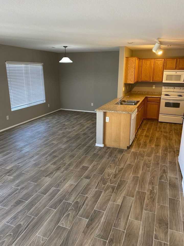 558 S 222nd Ln - Photo 3 of 14