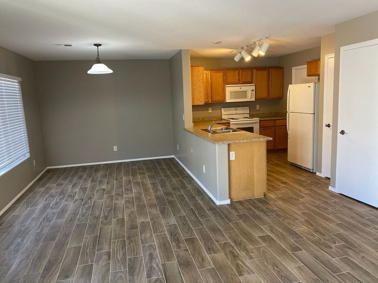 558 S 222nd Ln - Photo 4 of 14