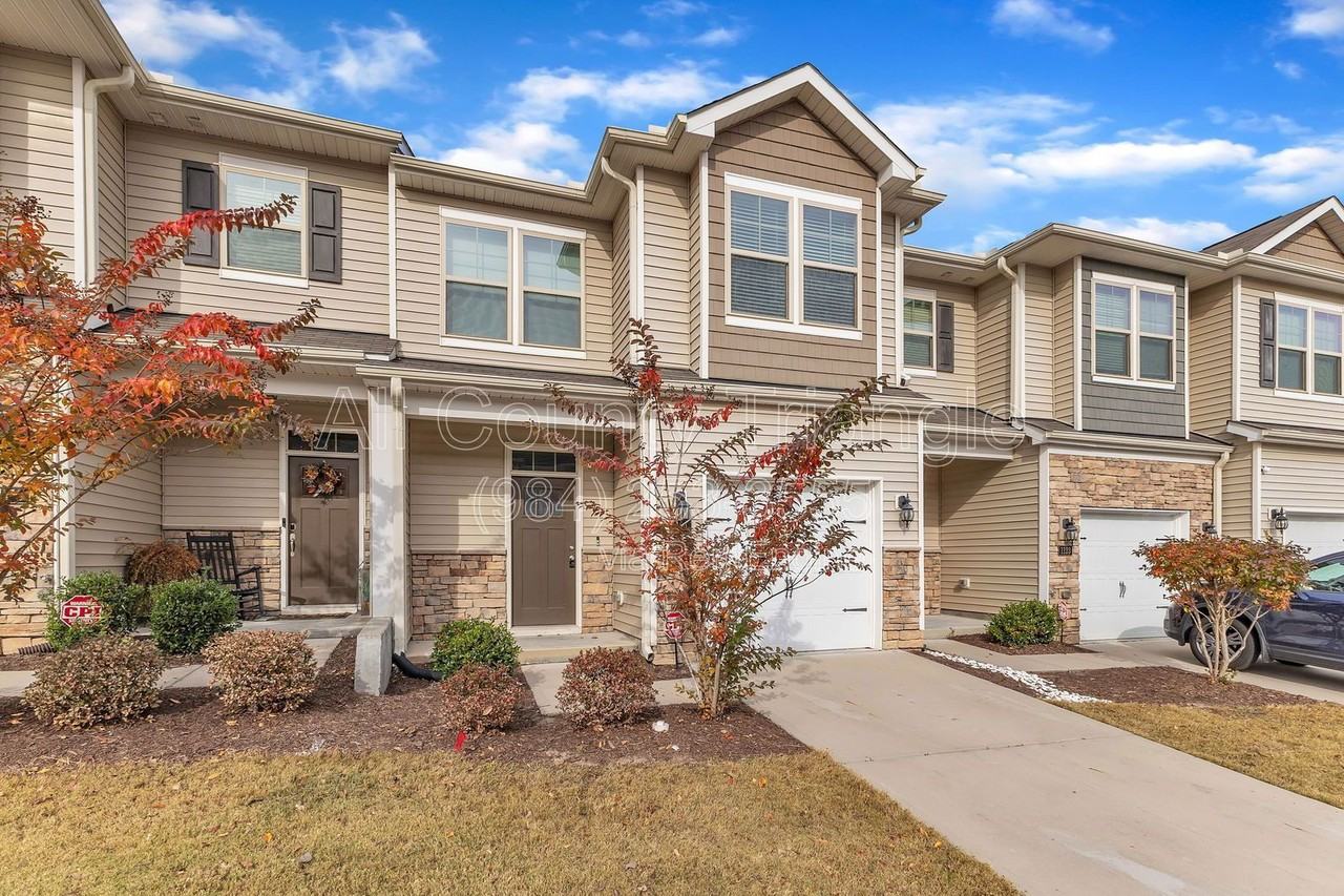 1121 Latitude Dr - Photo 5 of 38