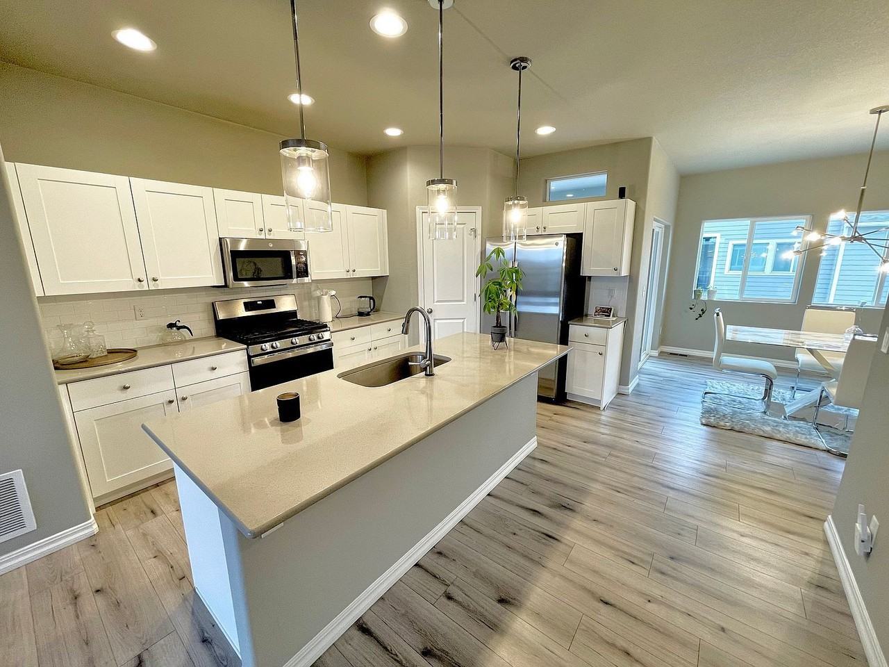 7870 Bone Creek Point - Photo 2 of 35