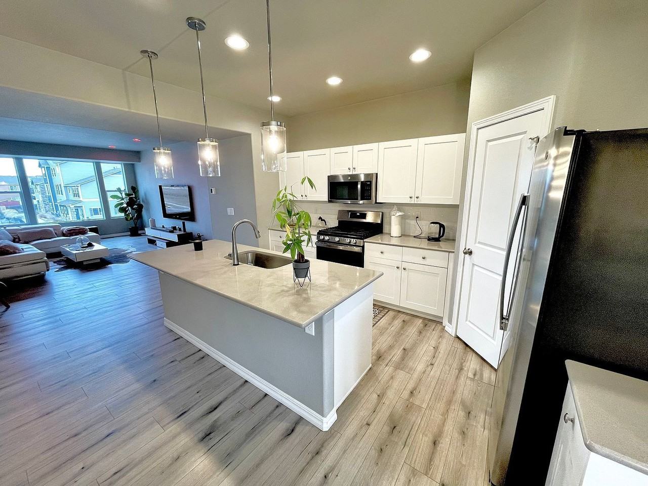 7870 Bone Creek Point - Photo 3 of 35