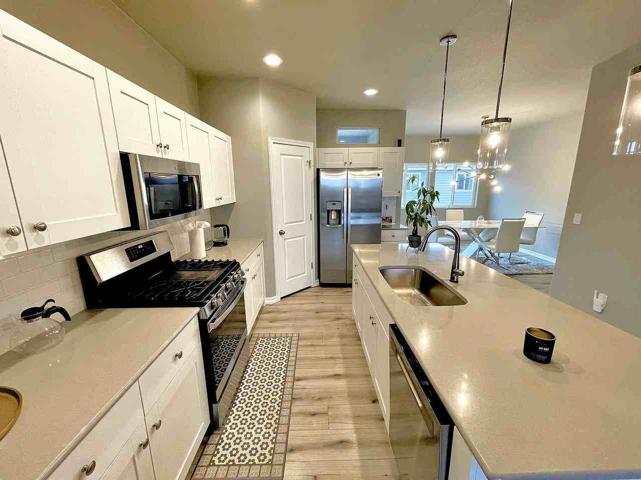 7870 Bone Creek Point - Photo 5 of 35