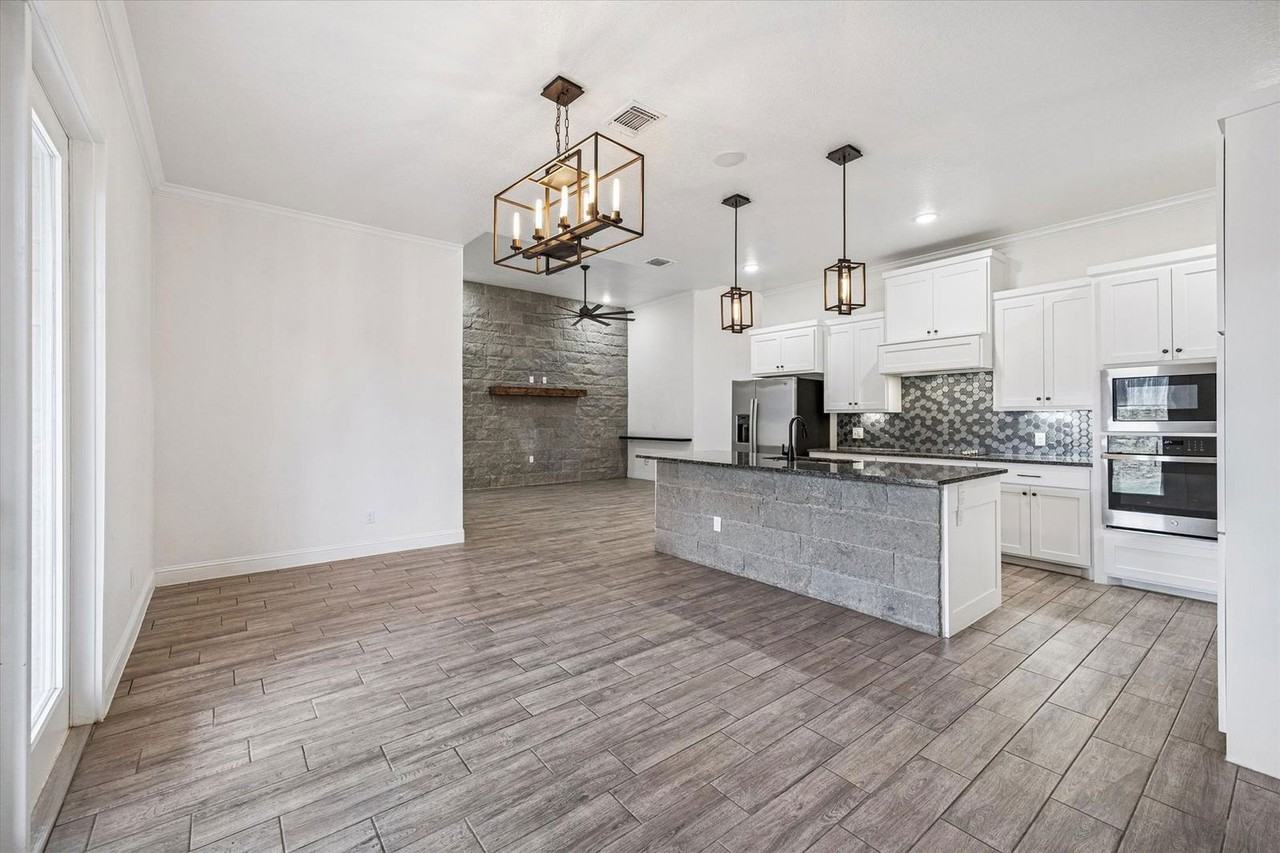 136 Greg Lane - Photo 4 of 10