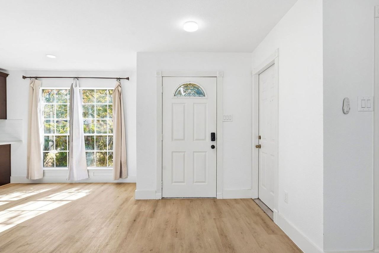 11011 Almond Grv - Photo 4 of 25