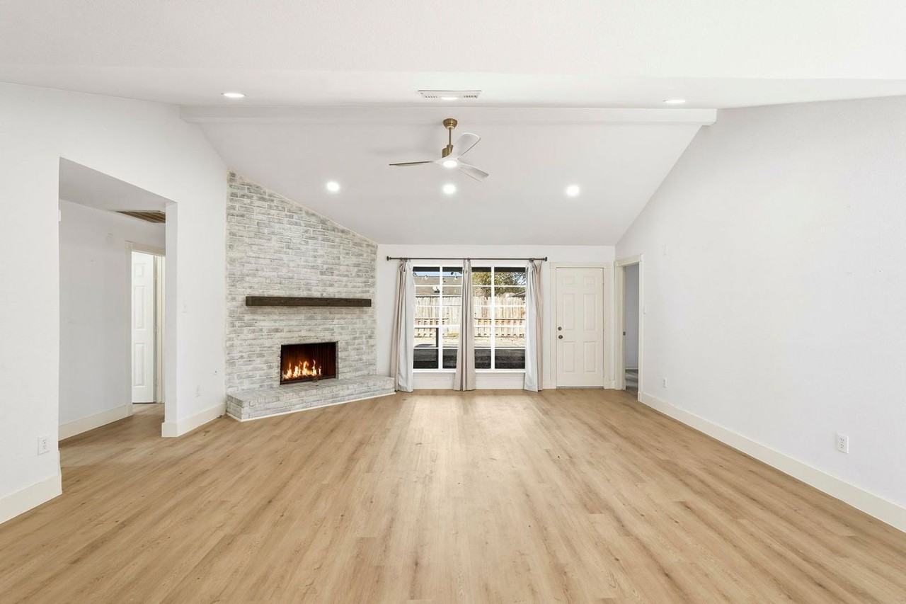 11011 Almond Grv - Photo 5 of 25