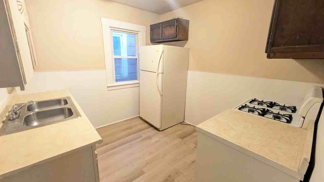 1308 E 8th St #2 - Photo 5 of 8