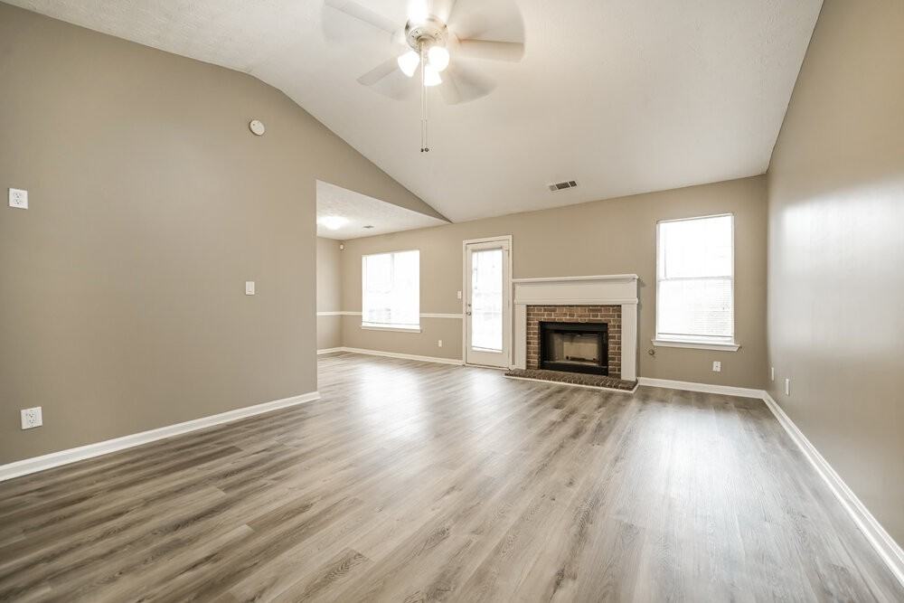 1001 Maple Leaf Rdg - Photo 3 of 16