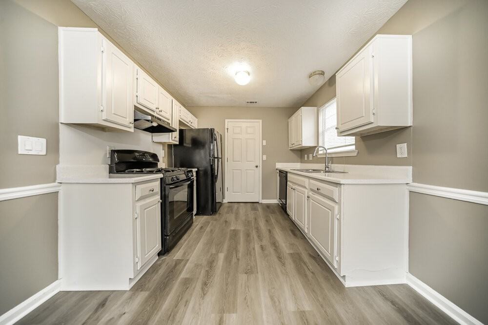 1001 Maple Leaf Rdg - Photo 7 of 16