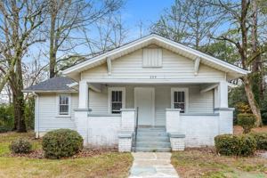 featured image of 329 Eastview Boulevard