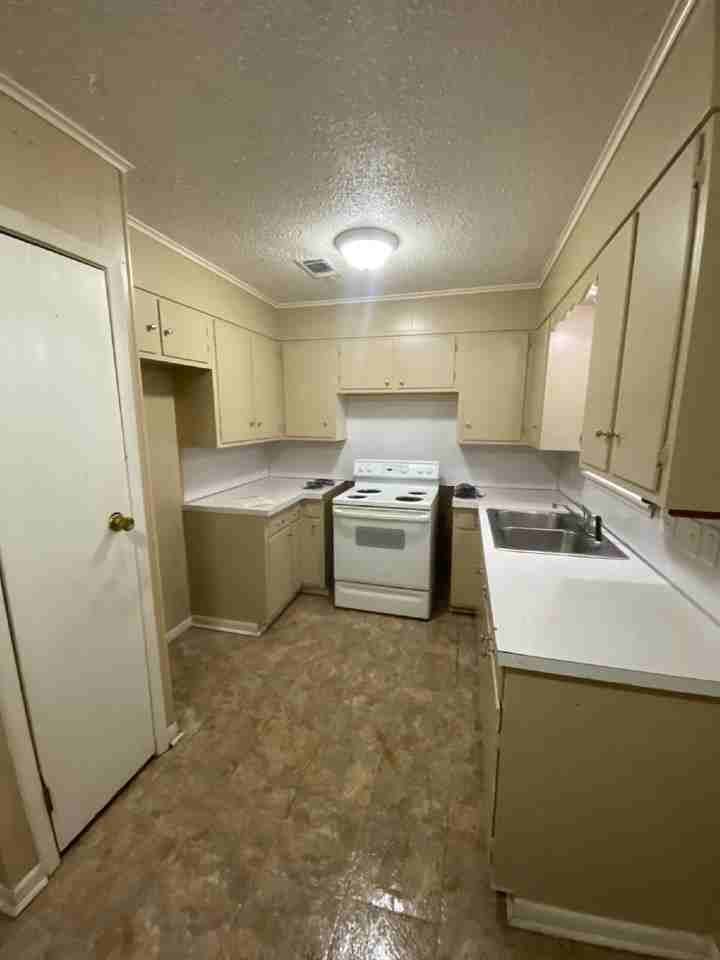 3804 West 25th Avenue - Photo 4 of 6