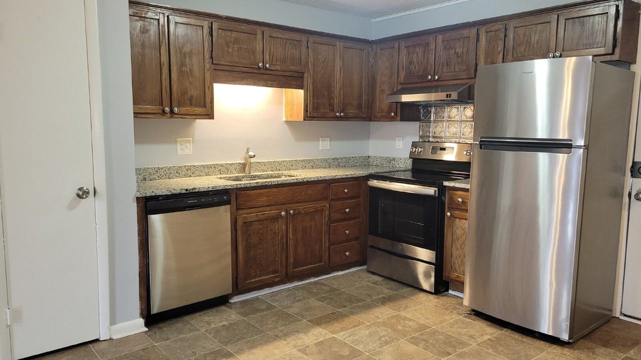 1221 Grant St Se #2 - Photo 6 of 17