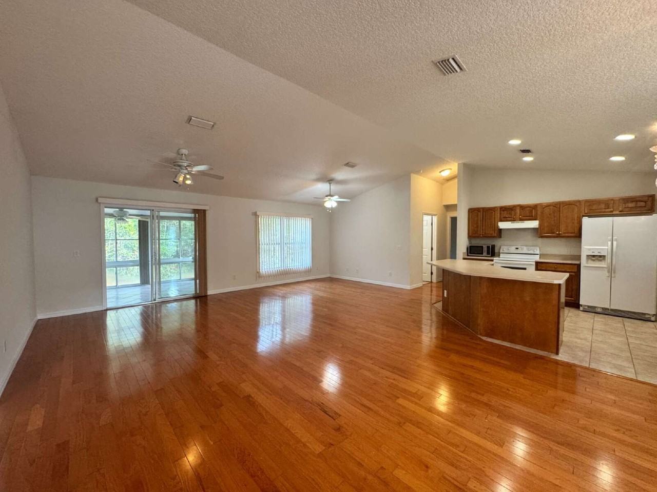 932 Delcie Dr - Photo 3 of 30