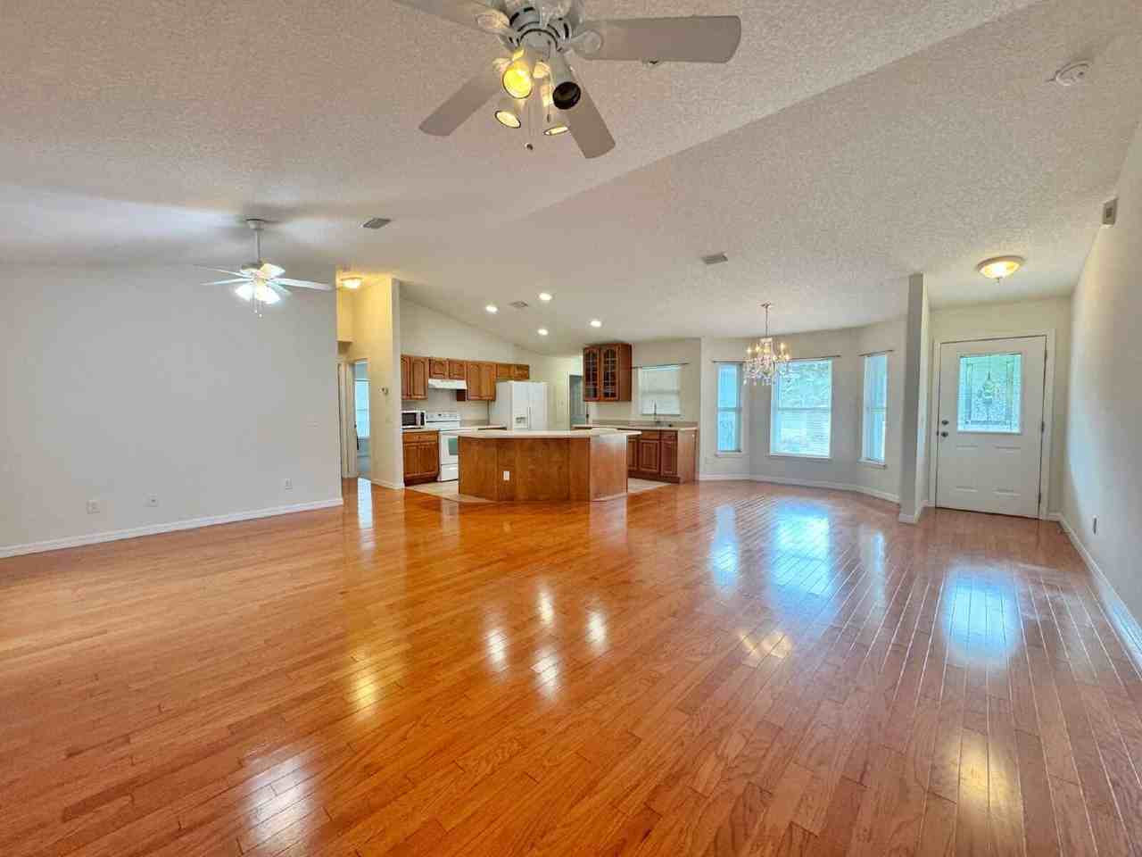 932 Delcie Dr - Photo 4 of 30