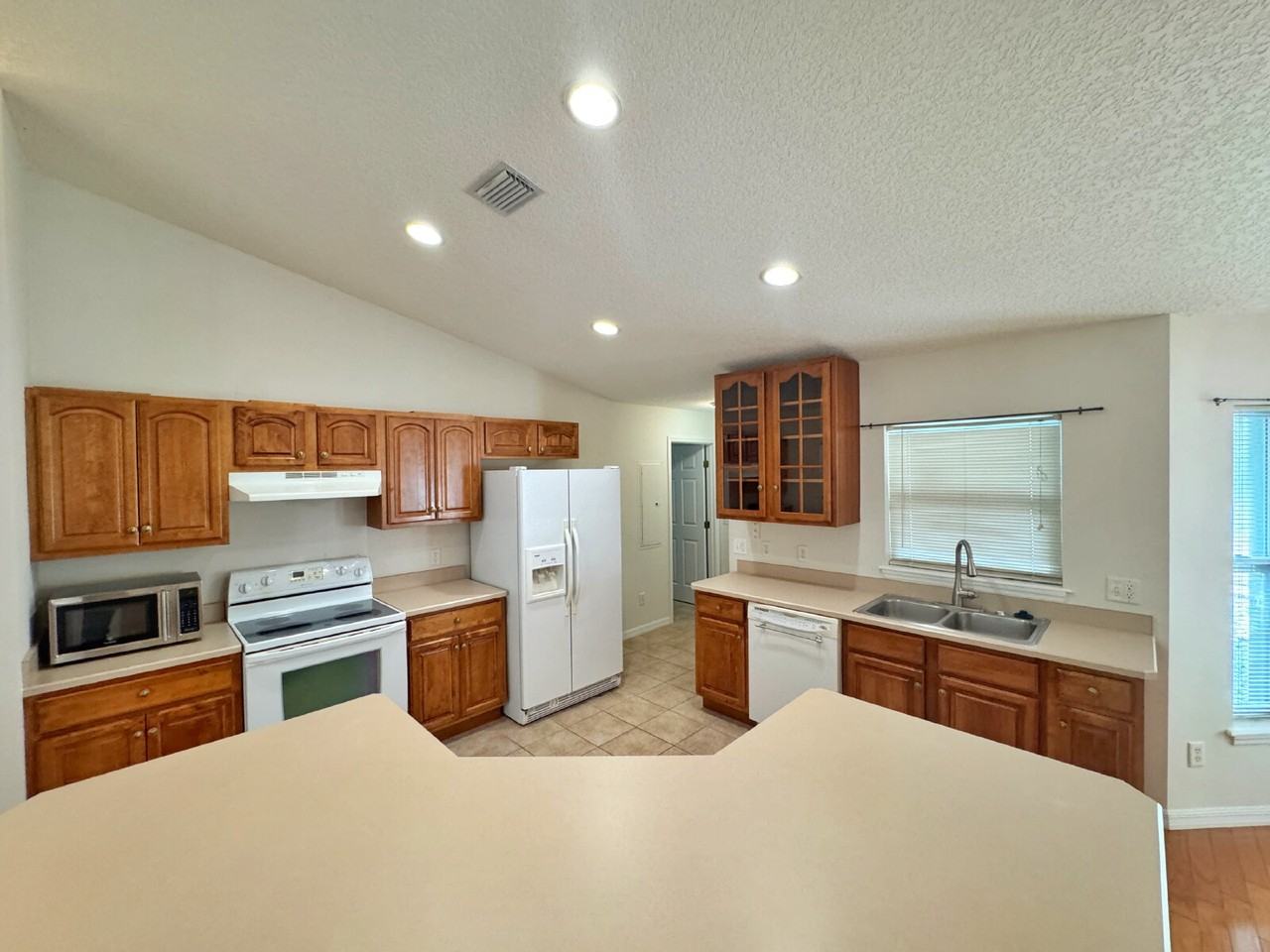 932 Delcie Dr - Photo 7 of 30