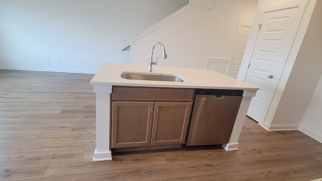 7578 Discovery Point Dr Nw - Photo 6 of 33