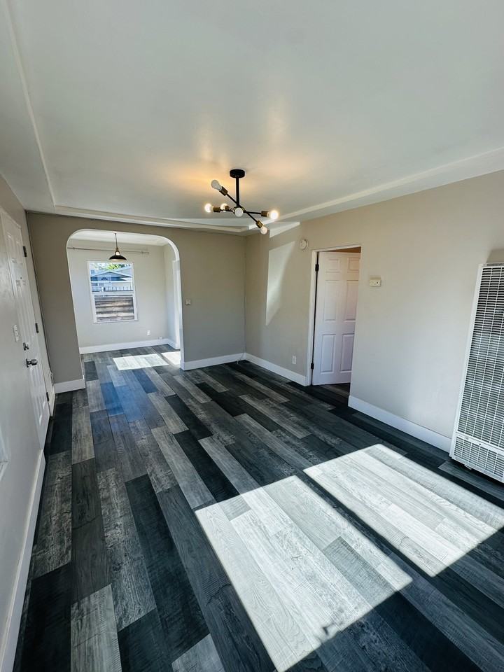 4230 42nd St #2 - Photo 5 of 17